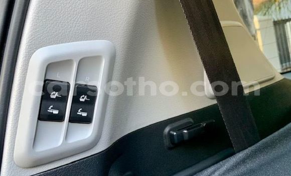 اشتري مستعمل Toyota Land Cruiser Prado Silver سيارة في Butha–Buthe في Thaba-Tseka اشتري مستعمل Toyota Land Cruiser Prado Silver سيارة في Butha–Buthe في Thaba-Tseka