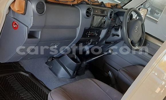 Buy Used Toyota Land Cruiser Beige Car in Maseru in Maseru Buy Used Toyota Land Cruiser Beige Car in Maseru in Maseru
