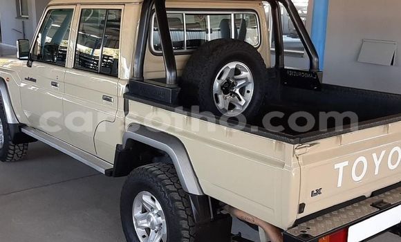 Buy Used Toyota Land Cruiser Beige Car in Maseru in Maseru Buy Used Toyota Land Cruiser Beige Car in Maseru in Maseru