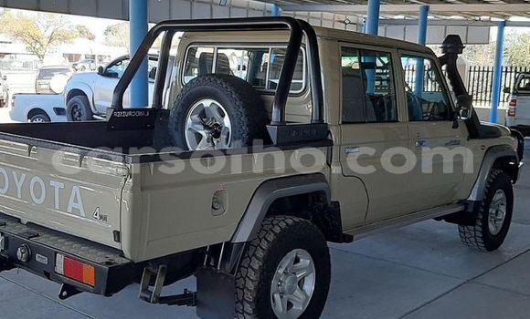 Buy Used Toyota Land Cruiser Beige Car in Maseru in Maseru Buy Used Toyota Land Cruiser Beige Car in Maseru in Maseru