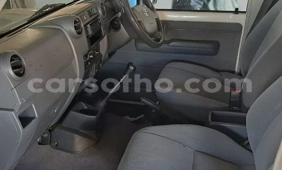 اشتري مستعمل Toyota Land Cruiser Beige سيارة في Butha–Buthe في Thaba-Tseka اشتري مستعمل Toyota Land Cruiser Beige سيارة في Butha–Buthe في Thaba-Tseka