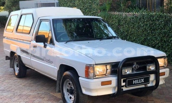 Buy Used Toyota Hilux White Car in Maseru in Maseru Buy Used Toyota Hilux White Car in Maseru in Maseru