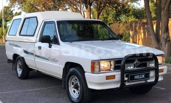 Buy Used Toyota Hilux White Car in Maseru in Maseru Buy Used Toyota Hilux White Car in Maseru in Maseru