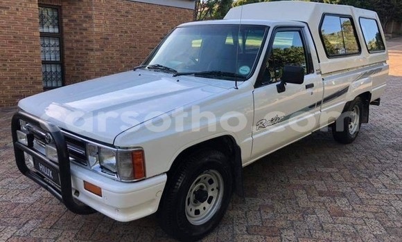 Buy Used Toyota Hilux White Car in Maseru in Maseru Buy Used Toyota Hilux White Car in Maseru in Maseru