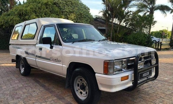 Buy Used Toyota Hilux White Car in Maseru in Maseru Buy Used Toyota Hilux White Car in Maseru in Maseru