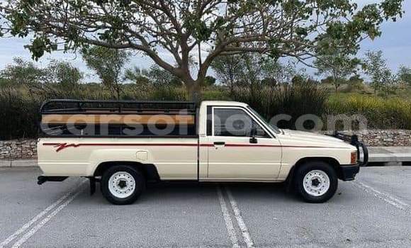 Sayi Na hannu Toyota Hilux Brown Mota in Maseru a Maseru Sayi Na hannu Toyota Hilux Brown Mota in Maseru a Maseru