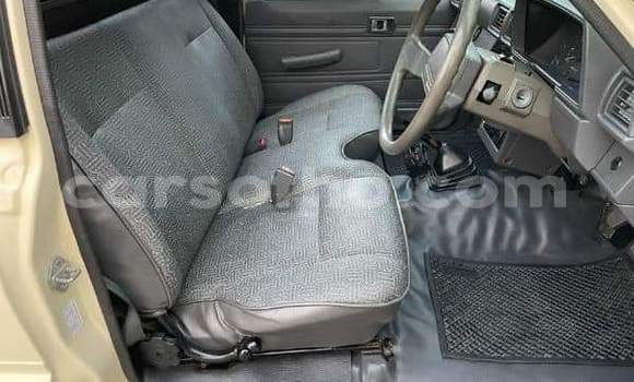 Sayi Na hannu Toyota Hilux Brown Mota in Maseru a Maseru Sayi Na hannu Toyota Hilux Brown Mota in Maseru a Maseru