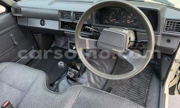 Sayi Na hannu Toyota Hilux Brown Mota in Maseru a Maseru Sayi Na hannu Toyota Hilux Brown Mota in Maseru a Maseru