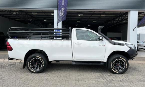 Buy Used Toyota Hilux White Car in Maseru in Maseru Buy Used Toyota Hilux White Car in Maseru in Maseru