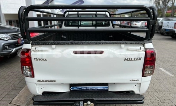Buy Used Toyota Hilux White Car in Maseru in Maseru Buy Used Toyota Hilux White Car in Maseru in Maseru