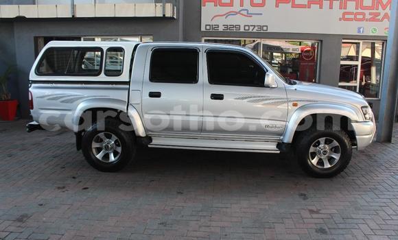 Sayi Na hannu Toyota Hilux Red Mota in Maseru a Maseru Sayi Na hannu Toyota Hilux Red Mota in Maseru a Maseru