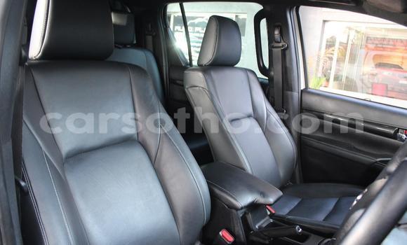 اشتري مستعمل Toyota Hilux White سيارة في Maseru في Maseru اشتري مستعمل Toyota Hilux White سيارة في Maseru في Maseru