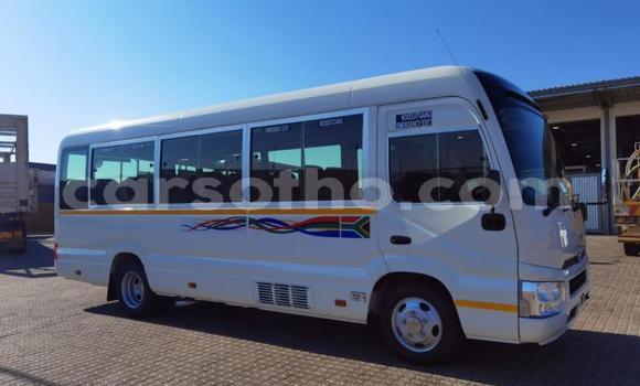 Acheter Occasion Voiture Toyota Coaster Blanc à Maseru, Maseru Acheter Occasion Voiture Toyota Coaster Blanc à Maseru, Maseru