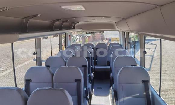 Acheter Occasion Voiture Toyota Coaster Blanc à Maseru, Maseru Acheter Occasion Voiture Toyota Coaster Blanc à Maseru, Maseru