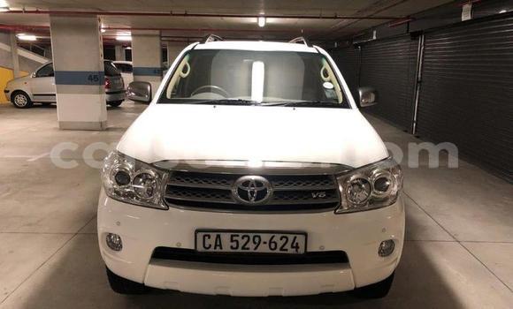 Sayi Na hannu Toyota Fortuner White Mota in Maputsoe a Leribe Sayi Na hannu Toyota Fortuner White Mota in Maputsoe a Leribe