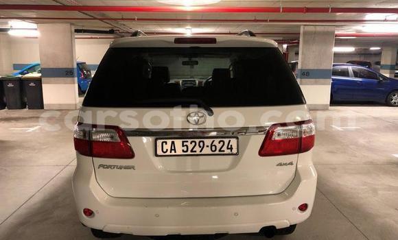 Sayi Na hannu Toyota Fortuner White Mota in Maputsoe a Leribe Sayi Na hannu Toyota Fortuner White Mota in Maputsoe a Leribe