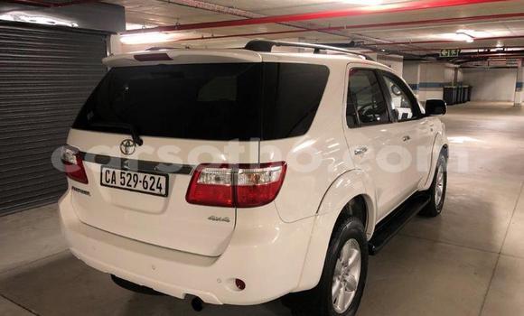 Sayi Na hannu Toyota Fortuner White Mota in Maputsoe a Leribe Sayi Na hannu Toyota Fortuner White Mota in Maputsoe a Leribe