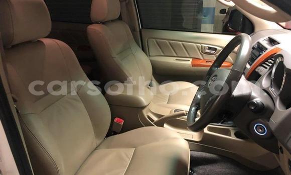 Sayi Na hannu Toyota Fortuner White Mota in Maputsoe a Leribe Sayi Na hannu Toyota Fortuner White Mota in Maputsoe a Leribe