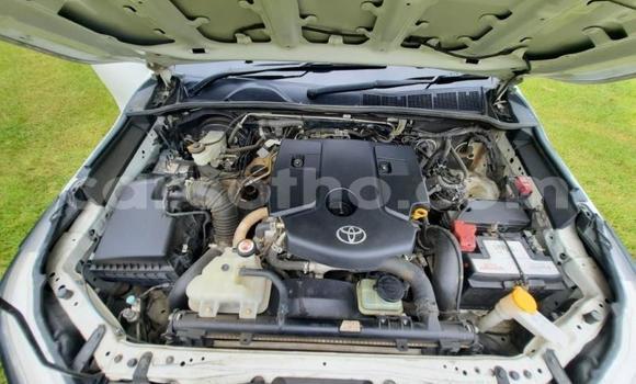 Buy Used Toyota Hilux White Car in Maseru in Maseru Buy Used Toyota Hilux White Car in Maseru in Maseru