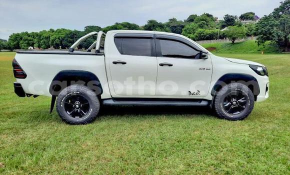 Buy Used Toyota Hilux White Car in Maseru in Maseru Buy Used Toyota Hilux White Car in Maseru in Maseru