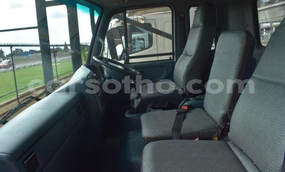 Sayi Na hannu Nissan UD White Babbar mota in Maseru a Maseru Sayi Na hannu Nissan UD White Babbar mota in Maseru a Maseru