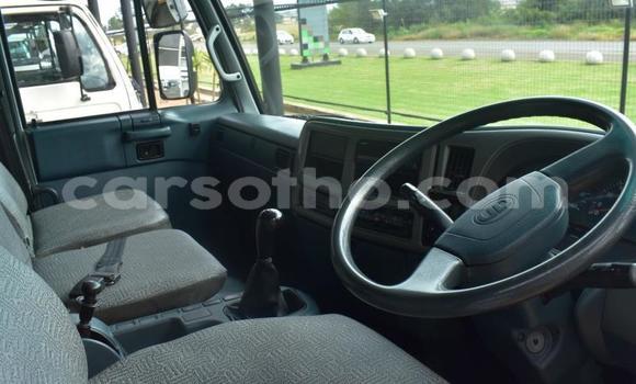 Sayi Na hannu Nissan UD White Babbar mota in Maseru a Maseru Sayi Na hannu Nissan UD White Babbar mota in Maseru a Maseru