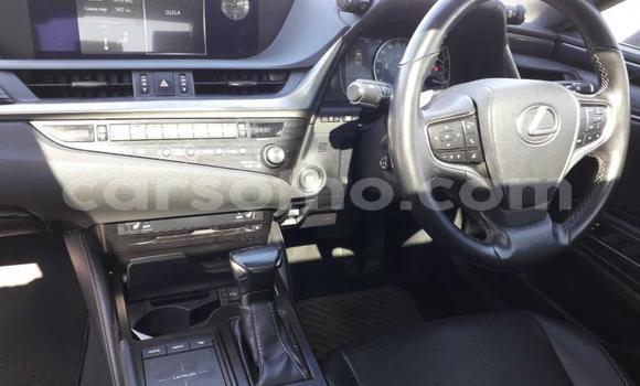 Sayi Na hannu Lexus ES White Mota in Maseru a Maseru Sayi Na hannu Lexus ES White Mota in Maseru a Maseru