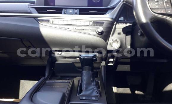 Sayi Na hannu Lexus ES White Mota in Maseru a Maseru Sayi Na hannu Lexus ES White Mota in Maseru a Maseru