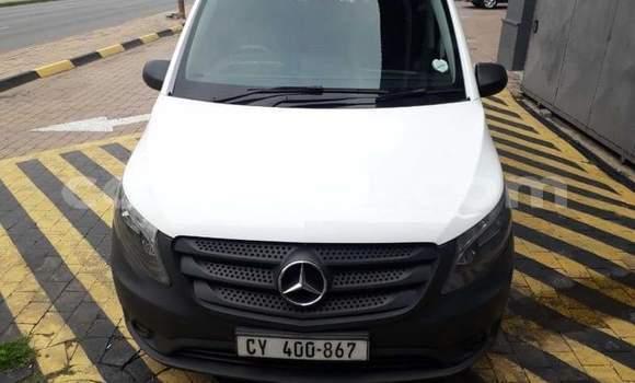 Sayi Na hannu Mercedes-Benz Vito White Mota in Peka a Leribe Sayi Na hannu Mercedes-Benz Vito White Mota in Peka a Leribe