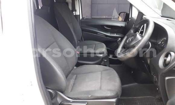 Sayi Na hannu Mercedes-Benz Vito White Mota in Peka a Leribe Sayi Na hannu Mercedes-Benz Vito White Mota in Peka a Leribe