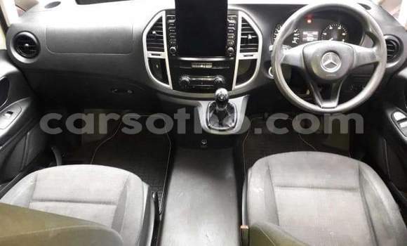 Sayi Na hannu Mercedes-Benz Vito White Mota in Peka a Leribe Sayi Na hannu Mercedes-Benz Vito White Mota in Peka a Leribe