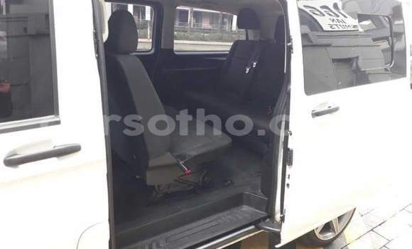 Sayi Na hannu Mercedes-Benz Vito White Mota in Peka a Leribe Sayi Na hannu Mercedes-Benz Vito White Mota in Peka a Leribe