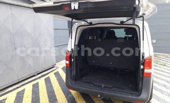 Sayi Na hannu Mercedes-Benz Vito White Mota in Peka a Leribe Sayi Na hannu Mercedes-Benz Vito White Mota in Peka a Leribe
