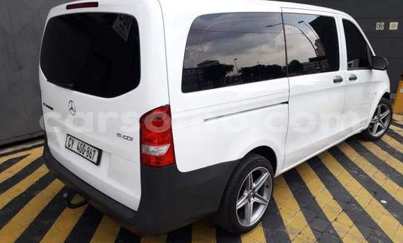 Sayi Na hannu Mercedes-Benz Vito White Mota in Peka a Leribe Sayi Na hannu Mercedes-Benz Vito White Mota in Peka a Leribe