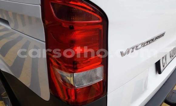 Sayi Na hannu Mercedes-Benz Vito White Mota in Peka a Leribe Sayi Na hannu Mercedes-Benz Vito White Mota in Peka a Leribe