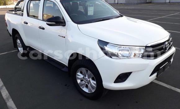 اشتري مستعمل Toyota Hilux White سيارة في Butha Buthe في Butha-Buthe اشتري مستعمل Toyota Hilux White سيارة في Butha Buthe في Butha-Buthe