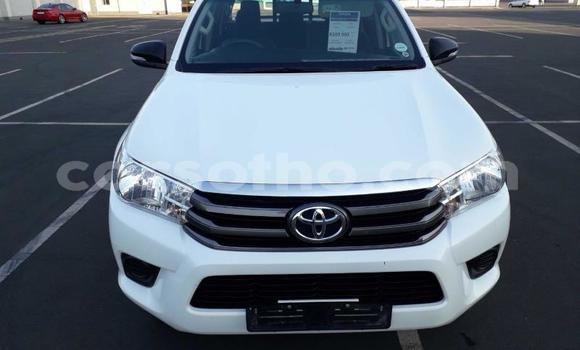 اشتري مستعمل Toyota Hilux White سيارة في Butha Buthe في Butha-Buthe اشتري مستعمل Toyota Hilux White سيارة في Butha Buthe في Butha-Buthe
