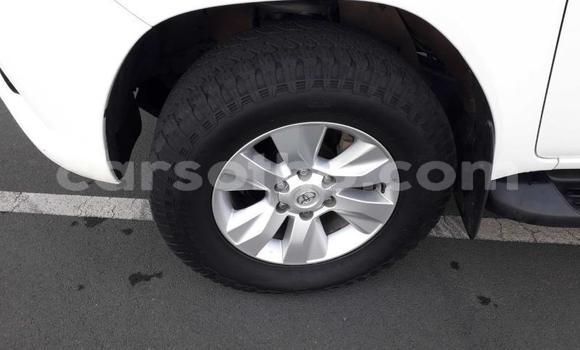 اشتري مستعمل Toyota Hilux White سيارة في Butha Buthe في Butha-Buthe اشتري مستعمل Toyota Hilux White سيارة في Butha Buthe في Butha-Buthe