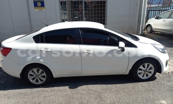 Sayi Na hannu Kia Rio White Mota in Maseru a Maseru Sayi Na hannu Kia Rio White Mota in Maseru a Maseru