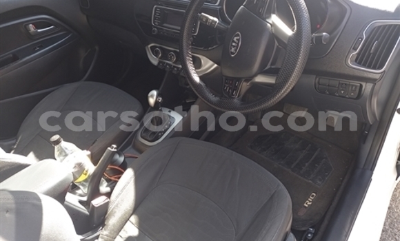 Sayi Na hannu Kia Rio White Mota in Maseru a Maseru Sayi Na hannu Kia Rio White Mota in Maseru a Maseru