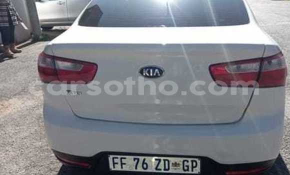 Sayi Na hannu Kia Rio White Mota in Maseru a Maseru Sayi Na hannu Kia Rio White Mota in Maseru a Maseru