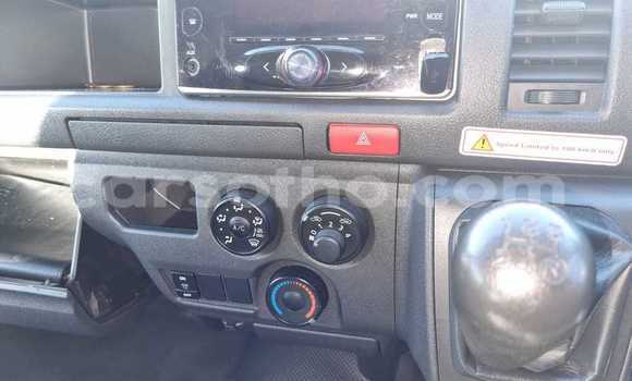 Acheter Occasion Voiture Toyota Dolphin Blanc à Teyateyaneng, Berea Acheter Occasion Voiture Toyota Dolphin Blanc à Teyateyaneng, Berea