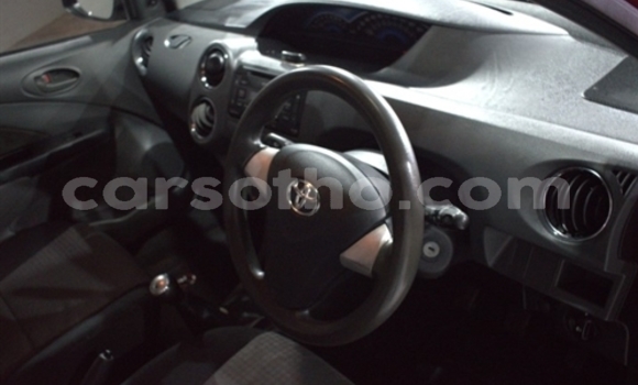 Sayi Na hannu Toyota Etios Red Mota in Maseru a Maseru Sayi Na hannu Toyota Etios Red Mota in Maseru a Maseru