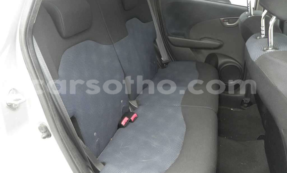 اشتري مستعمل Honda FIT Silver سيارة في Maseru في Maseru اشتري مستعمل Honda FIT Silver سيارة في Maseru في Maseru