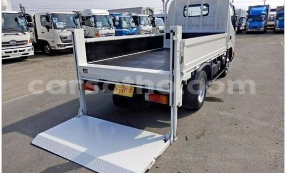 Acheter Occasion Utilitaire Toyota Dyna Blanc à Maseru, Maseru Acheter Occasion Utilitaire Toyota Dyna Blanc à Maseru, Maseru