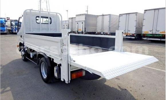 Acheter Occasion Utilitaire Toyota Dyna Blanc à Maseru, Maseru Acheter Occasion Utilitaire Toyota Dyna Blanc à Maseru, Maseru