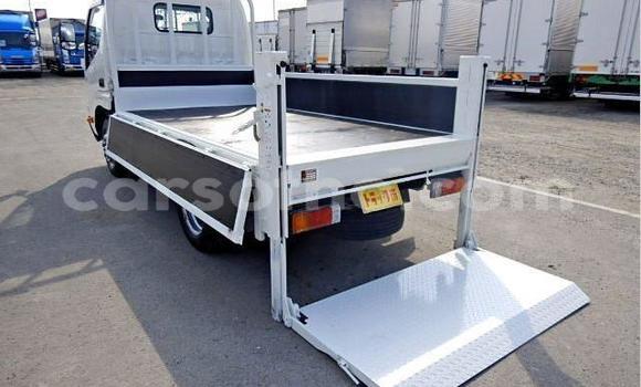 Acheter Occasion Utilitaire Toyota Dyna Blanc à Maseru, Maseru Acheter Occasion Utilitaire Toyota Dyna Blanc à Maseru, Maseru