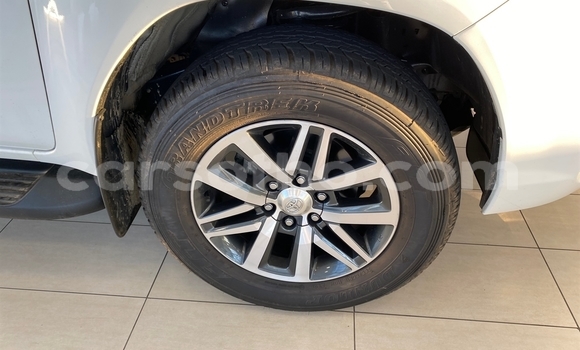 Buy Used Toyota Hilux White Car in Maputsoe in Leribe Buy Used Toyota Hilux White Car in Maputsoe in Leribe