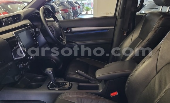 Sayi Na hannu Toyota Hilux Silver Mota in Maseru a Maseru Sayi Na hannu Toyota Hilux Silver Mota in Maseru a Maseru