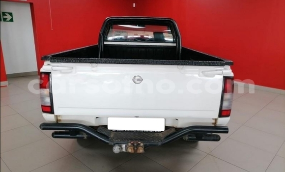 Sayi Na hannu Nissan Hardbody White Mota in Maputsoe a Leribe Sayi Na hannu Nissan Hardbody White Mota in Maputsoe a Leribe